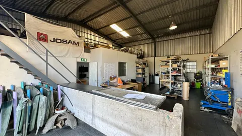 2 Peddie Rd, Wadeville, Germiston, 1422 - 1000m² Industrial Unit to let in Wadeville (4)